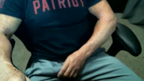 Snapshot of fitguy40 chatting on May 2026 02:51:01 AM fitguy40 online show from May 2026 02:51:01 AM