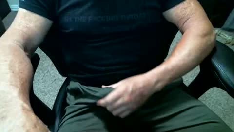 Snapshot of fitguy40 chatting on May 2026 08:25:02 PM fitguy40 online show from May 2026 08:25:02 PM