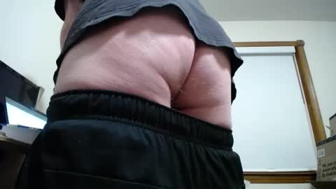 Snapshot of fitshow75 chatting on January 2026 12:09:02 PM Links in Bio below online show from January 2026 12:09:02 PM