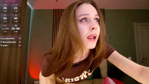 im Linda please give me thumbs up online show from March 2026 03:23:02 AM