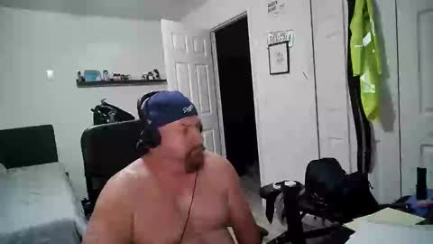 Snapshot of flaguy3233 chatting on January 2025 11:09:01 PM Florida guy online show from January 2025 11:09:01 PM