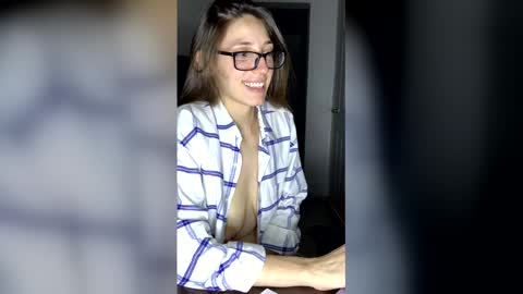 floresfiona online show from June 2026 03:24:02 AM