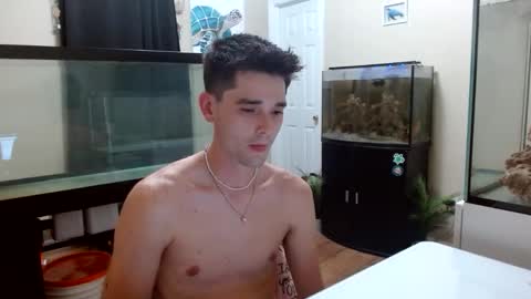 Snapshot of florida_twink chatting on October 2025 12:28:02 AM OF Joey Grey17 online show from October 2025 12:28:02 AM