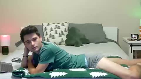 Snapshot of florida_twink chatting on November 2025 01:16:01 AM OF Joey Grey17 online show from November 2025 01:16:01 AM