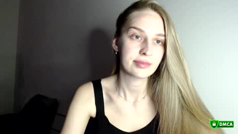 Florisa online show from October 2025 07:48:02 PM