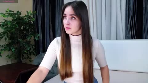 Snapshot of flouvet chatting on September 2025 08:59:01 AM Flouvet online show from September 2025 08:59:01 AM