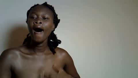 flowerdiva002 online show from November 2025 05:40:01 AM