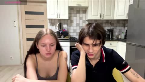 flowerscouple online show from March 2026 10:15:01 PM