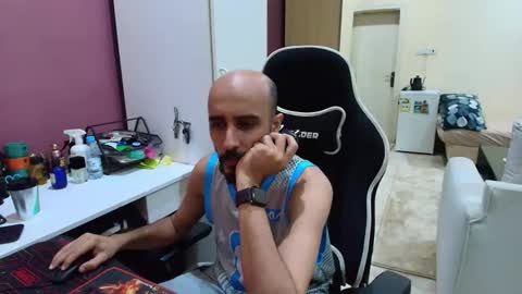 Snapshot of flowthefun chatting on May 2026 11:02:01 PM flowthefun online show from May 2026 11:02:01 PM