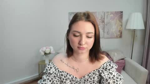 Lina online show from June 2026 12:27:01 AM