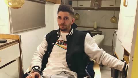 independent model online show from March 2026 06:36:01 PM