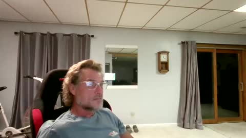 Snapshot of foodforcatfists chatting on June 2026 04:18:02 AM foodforcatfists online show from June 2026 04:18:02 AM