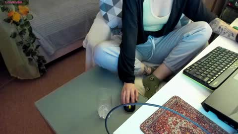     online show from January 2025 03:03:01 PM