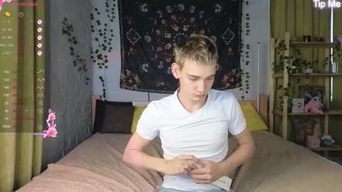 forever_eren online show from November 2025 09:10:02 AM