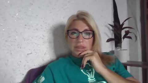 fox_red_lady7 online show from October 2025 07:26:02 AM