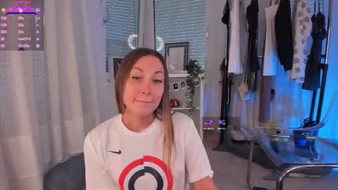 Fox love you online show from September 2025 07:33:02 AM