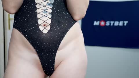 CUSTOM PHOTOS AND VIDEOS -  online show from January 2025 06:28:01 PM