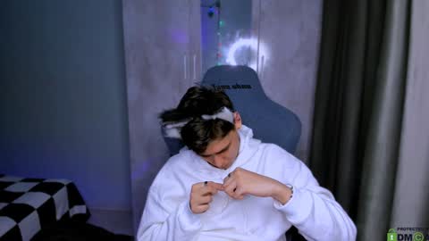 Foxicfu online show from February 2025 03:31:01 PM