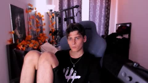 Foxicfu online show from November 2025 09:21:01 AM