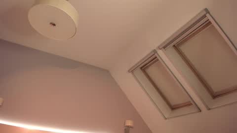 Hello world Feel free to follow  online show from October 2025 03:24:01 PM