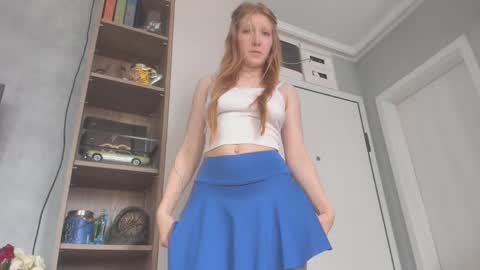 Snapshot of foxie_kiss chatting on May 2026 08:44:01 AM Hello world Feel free to follow online show from May 2026 08:44:01 AM