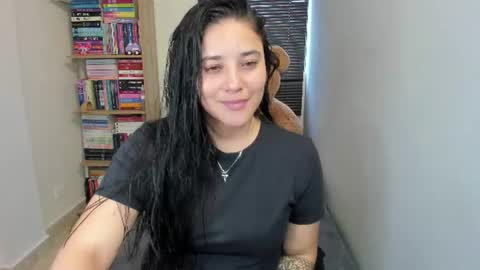 Snapshot of foxwen chatting on July 2026 10:23:01 PM wen. online show from July 2026 10:23:01 PM