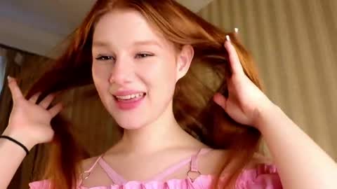 Snapshot of foxxx_tail chatting on May 2026 03:00:01 PM Petra online show from May 2026 03:00:01 PM