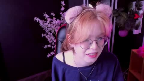 Snapshot of foxxxypolly chatting on May 2026 06:07:02 AM Polly online show from May 2026 06:07:02 AM