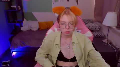 Snapshot of foxxxypolly chatting on June 2026 05:54:01 AM Polly online show from June 2026 05:54:01 AM