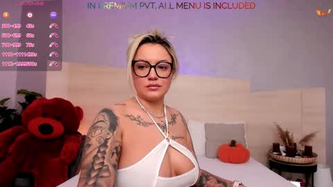 Clarise online show from November 2025 08:29:01 PM