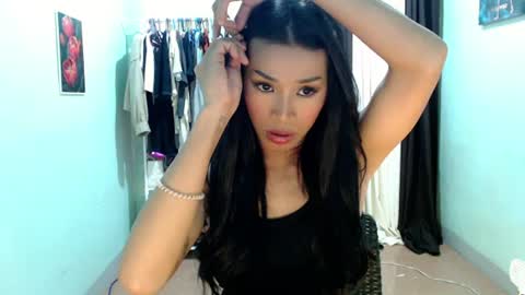 Snapshot of foxxygirly_ chatting on June 2026 12:04:01 PM Eva Violet online show from June 2026 12:04:01 PM
