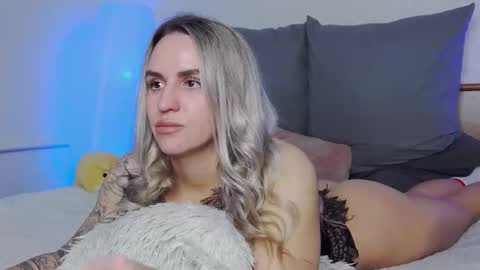 Foxy Kimmi online show from December 2025 06:41:01 AM