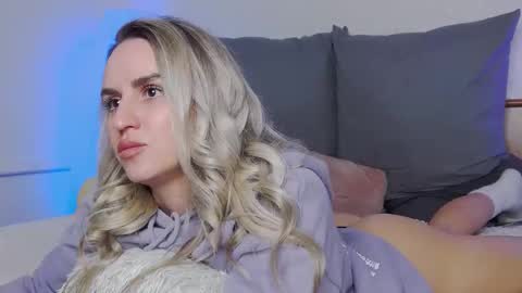 Foxy Kimmi online show from December 2025 07:06:02 AM