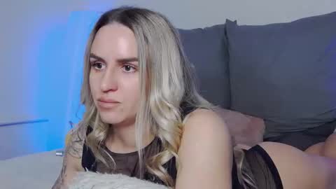 Foxy Kimmi online show from December 2025 06:41:02 AM