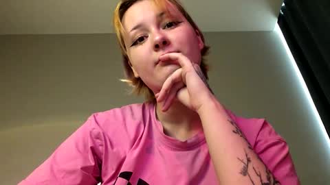 Snapshot of foxydollkate chatting on April 2026 12:25:02 PM Kate online show from April 2026 12:25:02 PM