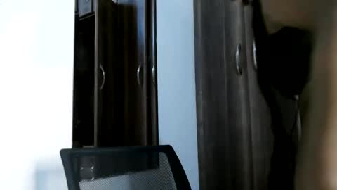 Kayla online show from November 2025 04:00:01 AM