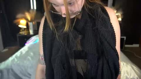 Maya online show from November 2025 02:39:02 PM