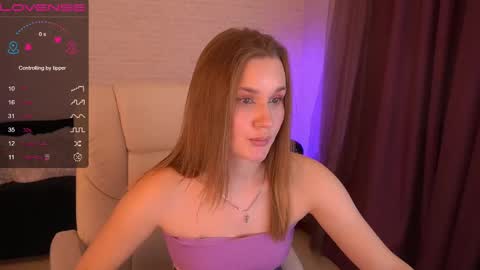 Snapshot of foxyykate chatting on December 2024 10:47:02 AM Kate online show from December 2024 10:47:02 AM