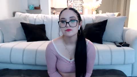 Snapshot of fragilemasochist chatting on January 2025 08:01:01 PM Angel online show from January 2025 08:01:01 PM