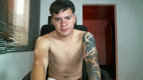 franccesco_699 online show from October 2025 03:32:01 PM