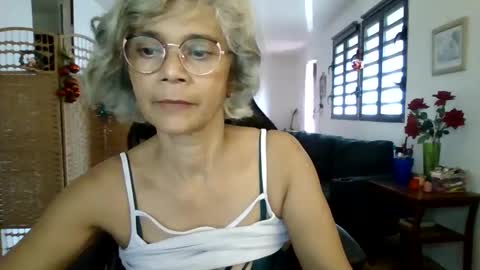 francelune online show from December 2024 11:46:01 AM