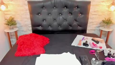 Snapshot of francesca_bbw chatting on May 2026 01:55:01 AM online show from May 2026 01:55:01 AM