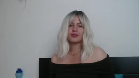 Snapshot of francescaasmith chatting on February 2025 08:11:02 PM Francesca online show from February 2025 08:11:02 PM