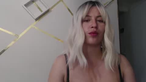 Snapshot of francescaasmith chatting on March 2025 01:16:02 AM Francesca online show from March 2025 01:16:02 AM