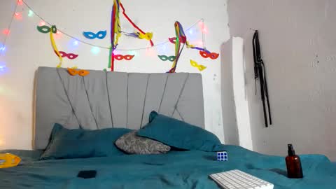 francihot4 online show from February 2026 04:53:01 AM