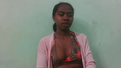 Snapshot of francinealdy chatting on September 2025 06:57:02 AM francinealdy online show from September 2025 06:57:02 AM