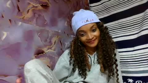 Snapshot of francinoli chatting on June 2026 05:25:01 AM Francinoli online show from June 2026 05:25:01 AM