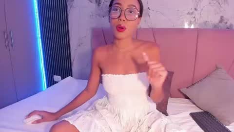 Laura online show from July 2026 07:27:02 PM
