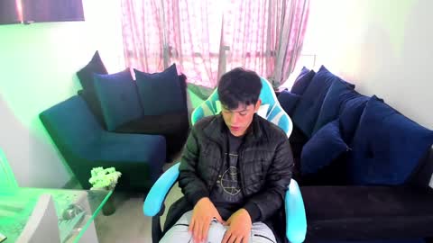 Snapshot of franco_rizzo01 chatting on January 2025 08:31:02 PM frank online show from January 2025 08:31:02 PM