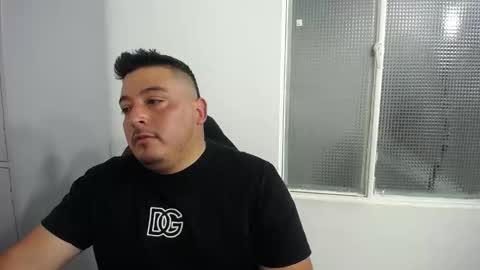 Juan online show from November 2025 12:49:01 AM